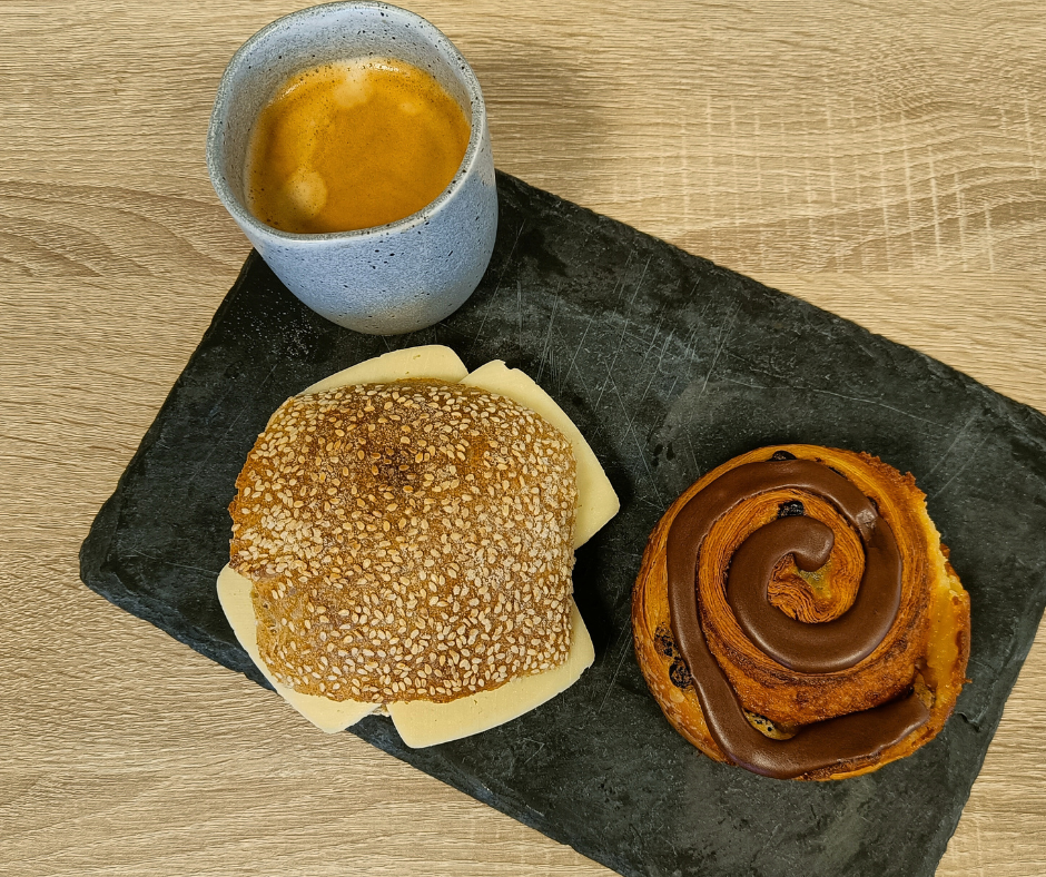 Morgenmadstilbud, kaffe, BMO og morgenbrød